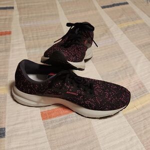 Brooks Launch 7 womens sneakers